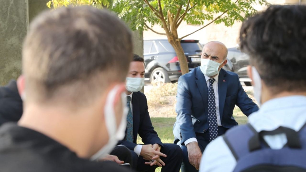 Vali Demirtaş, Nusaybinli Gençlerle Çay İçip Sohbet Etti