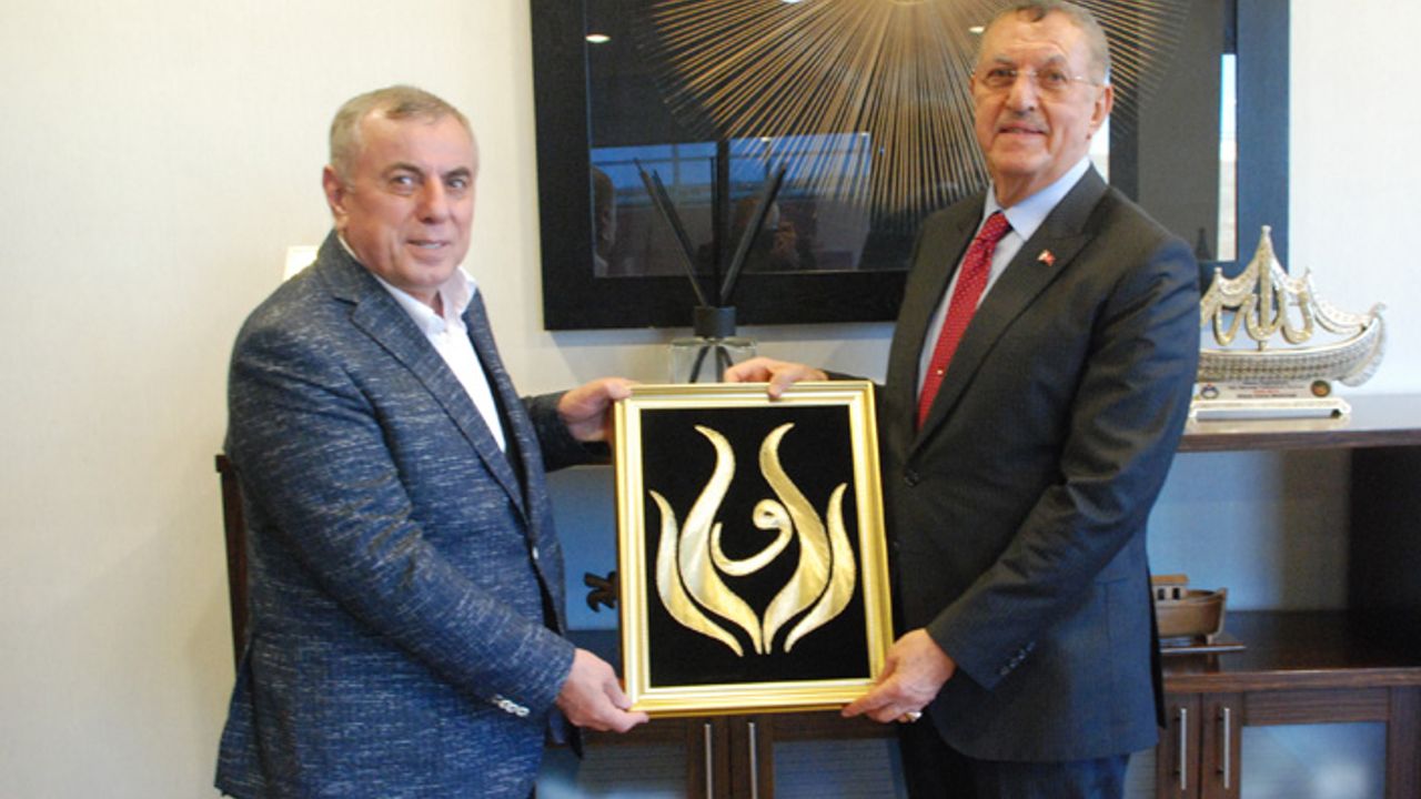 Dr. Zeynel Abidin Erdem, Belediye Başkanı Veysi Şahin’i ziyaret etti
