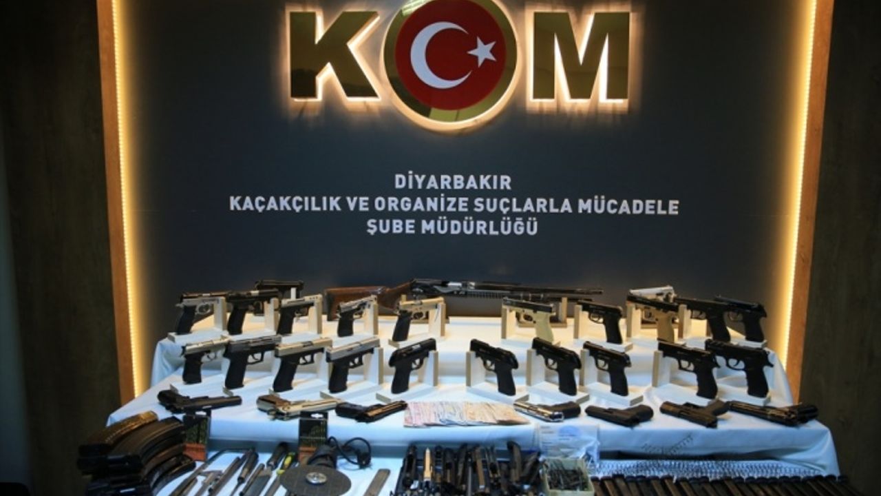 Diyarbakır'da kaçak silah atölyesinde silah imal ettikleri gerekçesiyle 2 şüpheli yakalandı