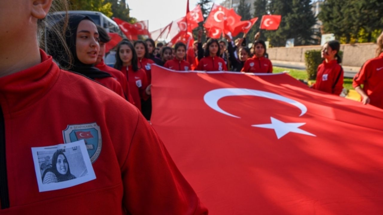 Gaziantep'te şehit öğretmen Ayşenur Alkan anısına yürüyüş düzenlendi
