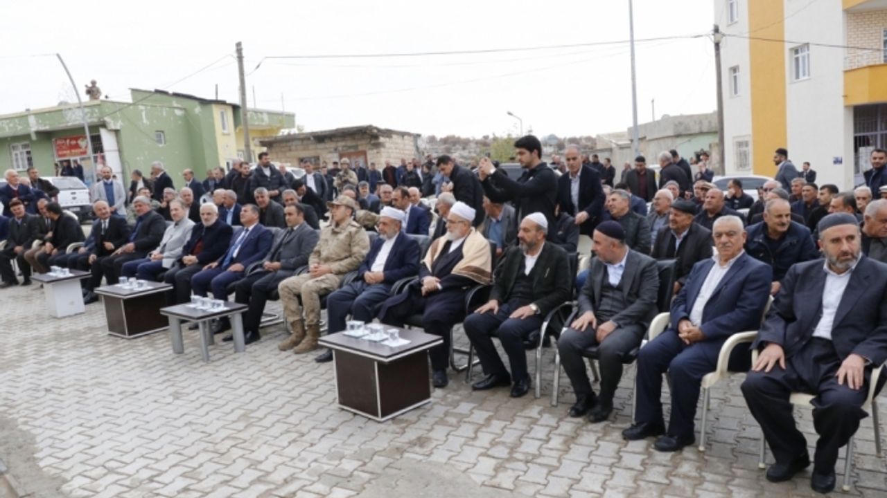 Siirt'te yapımı tamamlanan cami ibadete açıldı