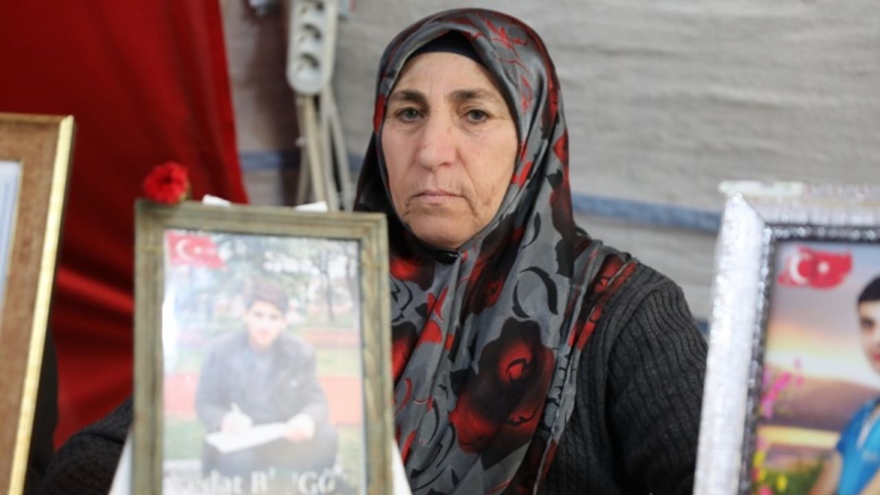 Diyarbakır anneleri yeni yılın ilk gününde de evlatları için nöbette
