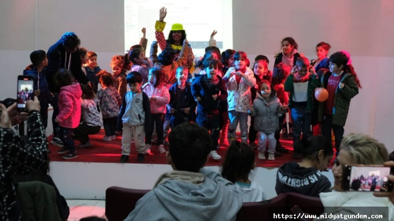 Depremzede Çocuklar Ramazan Şenliğinde Doyasıya Eğlendi