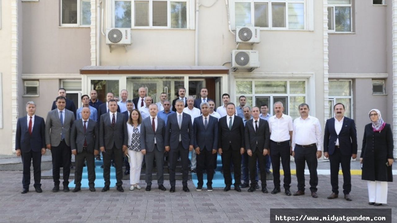 Vali Akkoyun, Vatandaş ve Esnaflarla Bir Araya Geldi