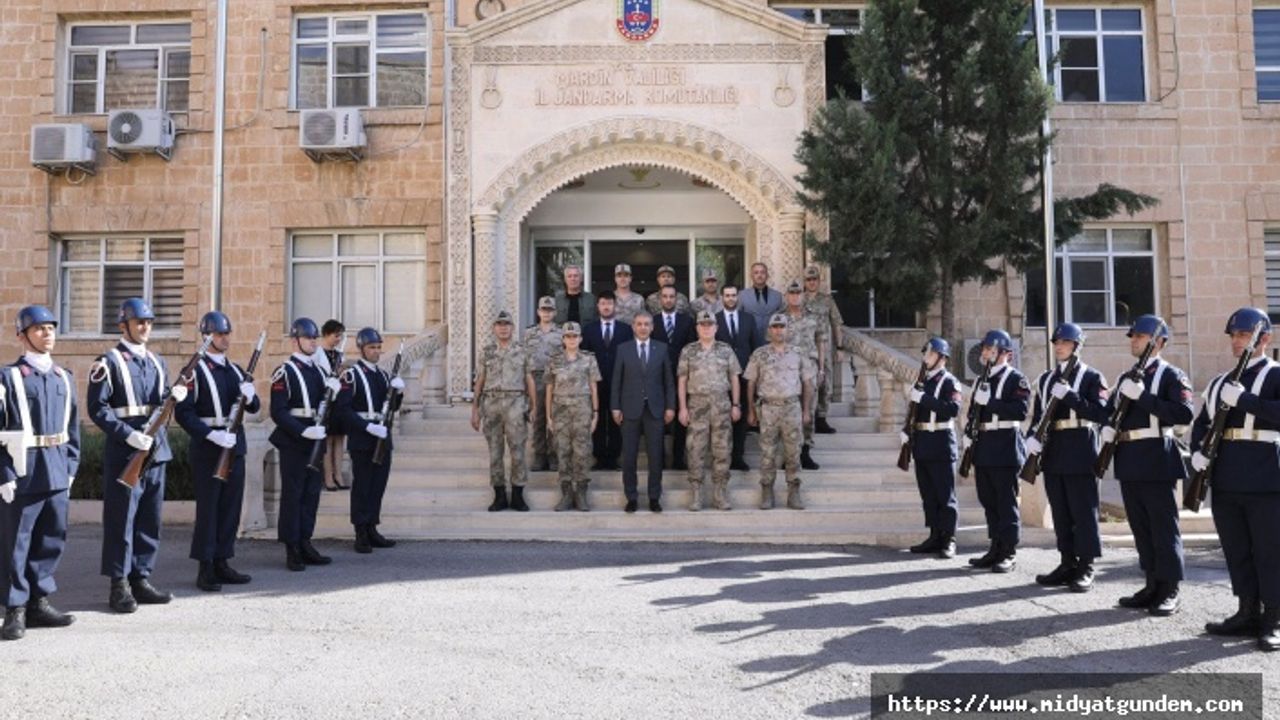 Vali Akkoyun, İl Emniyet Müdürlüğü ve İl Jandarma Komutanlığı’nı Ziyaret Etti
