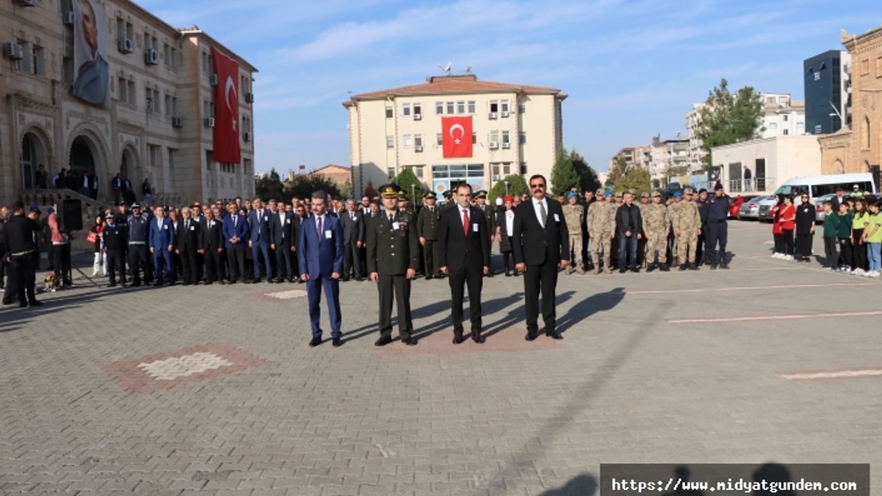 Midyat’ta 10 Kasım Atatürk'ü Anma Programında Çelenk Sunma Töreni Yapıldı 