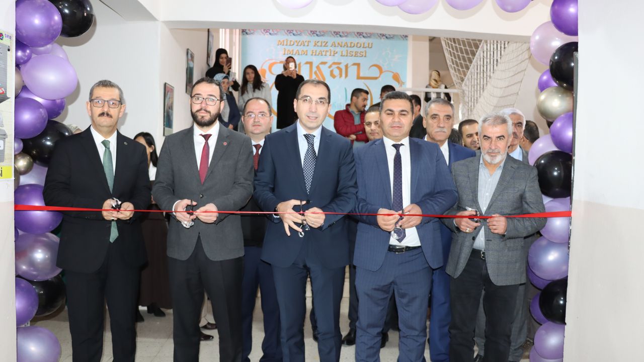 Midyat’ta Şehit Öğretmen Emir Topal, adına kütüphane açıldı