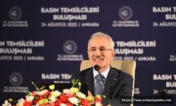 Bakan Uraloğlu, gazete ve televizyonların Ankara Temsilcileri ve haber müdürleriyle bir araya geldi.