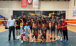 Midyat Belediyespor, Diyarbakır Kayapınar Halk Eğitim Voleybol takımını 3 - 0 yendi