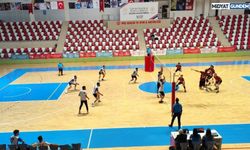 Midyat Belediyespor Voleybol Takımı, Muş Lalezarı 3-0 yendi