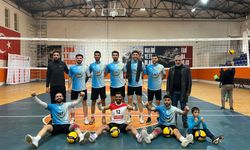 Midyat Belediye spor, Muş-Lalezar'ı Voleybolda 3-0 mağlup etti