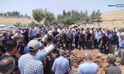 İzmir’de Hayatını Kaybeden 3 Kardeş Mardin’de Yan Yana Defnedildi