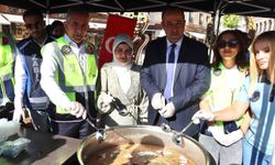 Midyat’ta Muharrem Ayı Dolayısıyla Aşure Dağıtıldı
