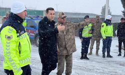 Kaymakam Kaya'dan, Jandarma Ekiplerine Ziyaret