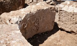 Midyat’ta 1600 Yıllık Gizem! Süryanice Kitabeler Bulundu