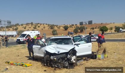 Mardin'de 2 otomobilin çarpışması sonucu 1 kişi öldü, 3 kişi yaralandı