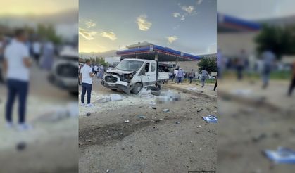 VİDEOLU - Mardin'de kaza yapan araçlara müdahale edenlere tır çarptı, 8 kişi hayatını kaybetti