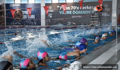 Nusaybin'de yarı olimpik kapalı yüzme havuzu faaliyete girdi