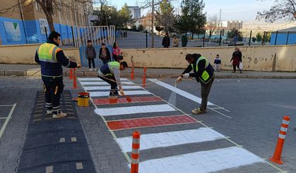 Mardin'de, okul bölgelerinde trafik ve yaya güvenliğini artırıyor
