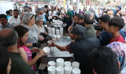 Diyarbakır Büyükşehir'den 20 bin kişiye aşure