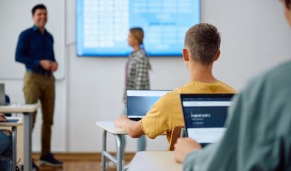 MAÜ’den Bilişimde Sertifikalı Gelecek