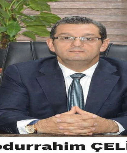 “Siyasetçi mi, Politikacı mı? "