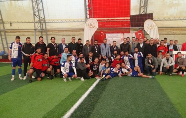 Kurumlar Arası Halı Saha Futbol Turnuvası Şampiyonu Midyat Belediyesi Gençlik Takımı Oldu