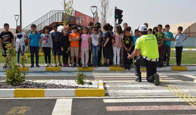 Mardin'de  33 bin 457 Öğrenciye Trafik Eğitim Verildi
