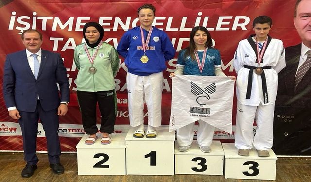 Gözde Şahinbaz Taekwondoda Türkiye Şampiyonu Oldu