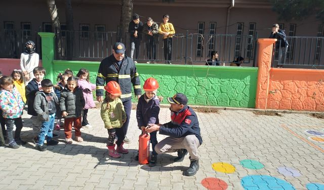 Midyat’ta okullarda deprem ve yangın eğitimi verildi