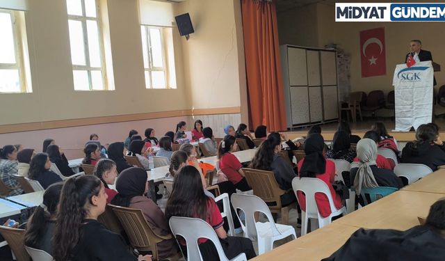 Midyat'ta Öğrenciler SGK Hakkında Bilgilendirildi