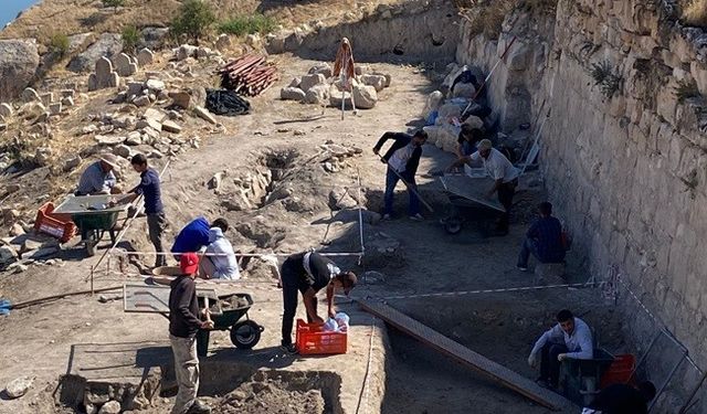 Hasankeyf'te Geç Roma Dönemi Askeri Yapıları Ortaya Çıkıyor