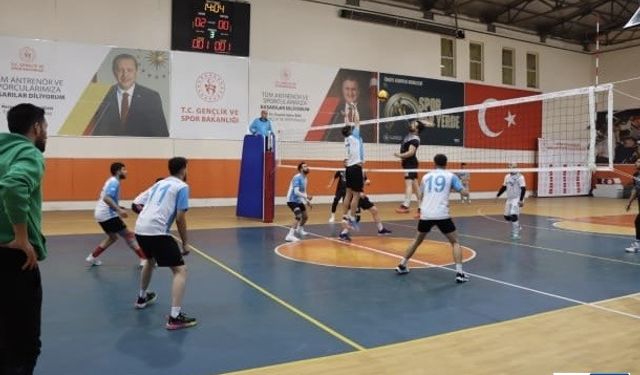 Midyat Belediyespor erkek voleybol takımı, maç hazırlıklarına başladı