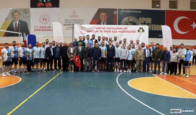 Midyat’ta kurumlar arası voleybol turnuvası sona erdi