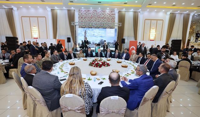Nusaybin'de Valilik ve Büyükşehir Belediyesi İftarı