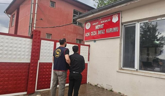 Düğün Salonunda Sürpriz Son: Firari Sazcı Jandarmaya Takıldı
