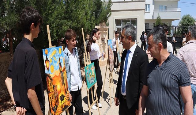 Şehit Mehmet Sait Barış Anadolu Lisesi'nden Sanat Sergisi