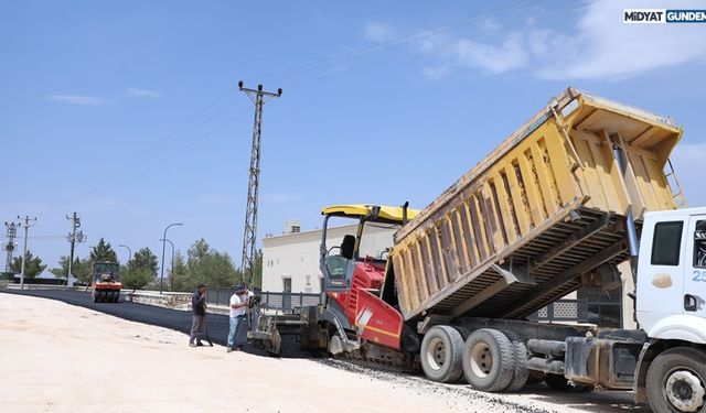 Midyat’ta Asfalt Çalışmaları Sürüyor