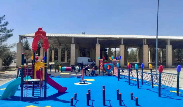 Midyat'ta yerel yönetimden mahallelere modern parklar