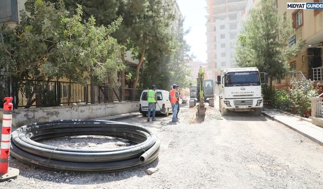 Mardin İçme Suyu Projesi’nde Şehir İçi Şebeke Hattı Döşeme Çalışmaları Sürüyor