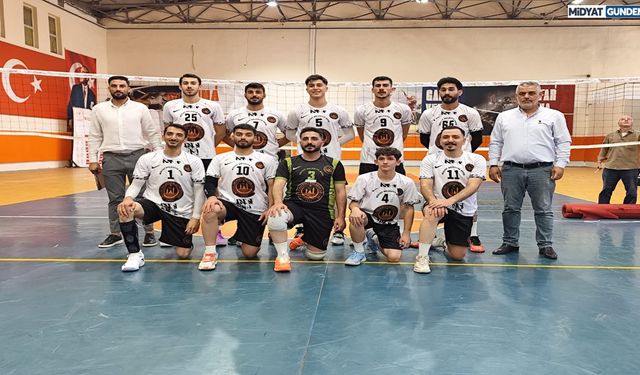 Midyat Belediyespor Voleybolda Nefes Kesen Maçta Mağlup Oldu: 3-2