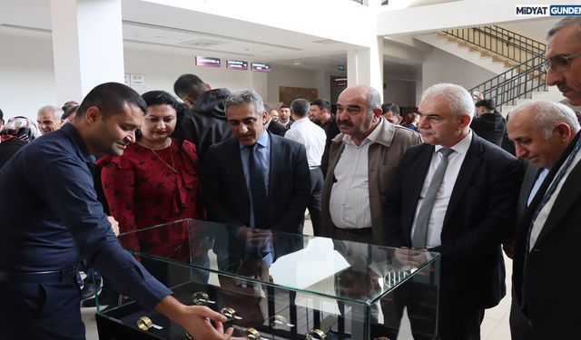 Midyat’ta Genç Tasarımcıların Işıltısı Mücevher Sergisi Açıldı