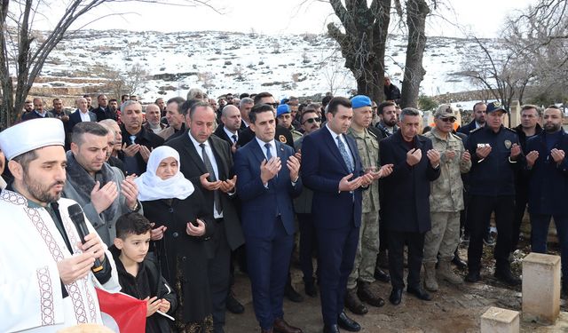 Midyat'ta,  Efeler Mezrası Şehitleri Dualarla Anıldı