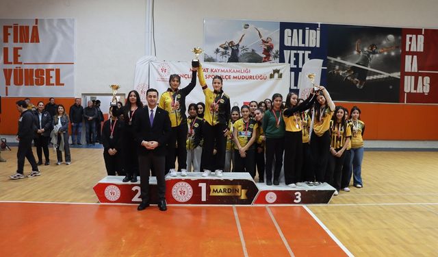 Midyat'ta Okul Sporları Ödül Töreni Düzenlendi