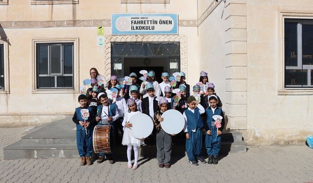 Midyat’ta, Sokaklar Mani ve İlahilerle Şenlendi