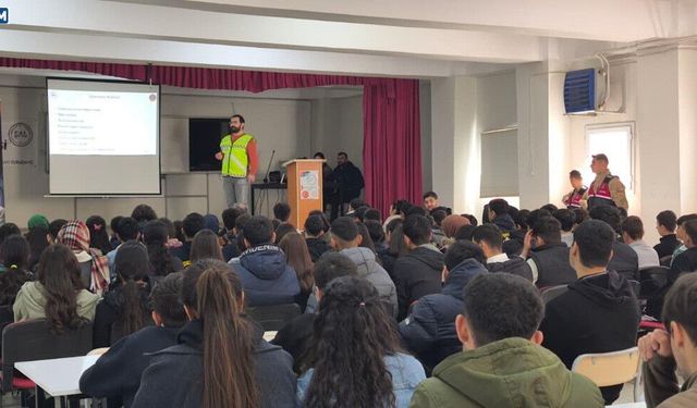 Mardinli Gençlere Dijital Kalkan: Jandarmadan Siber Güvenlik Eğitimi