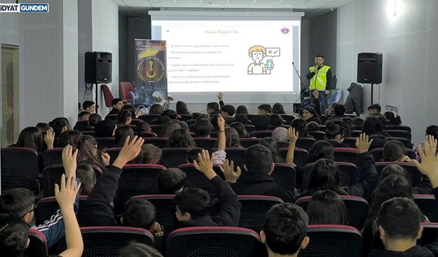 Mardin'de Jandarmadan Öğrencilere Siber Kalkan