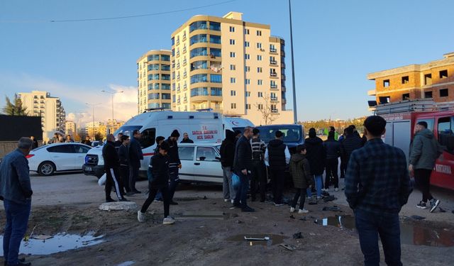 Midyat’ta iki aracın çarpıştığı kazada 2 kişi yaralandı