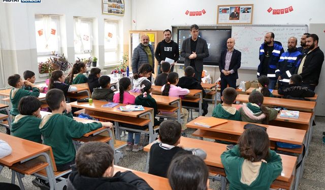 Dicle Gönüllüleri’nden Öğrencilere Destek