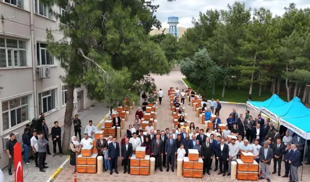 Mardin'de bin üreticiye 8 bin arı kovan desteği